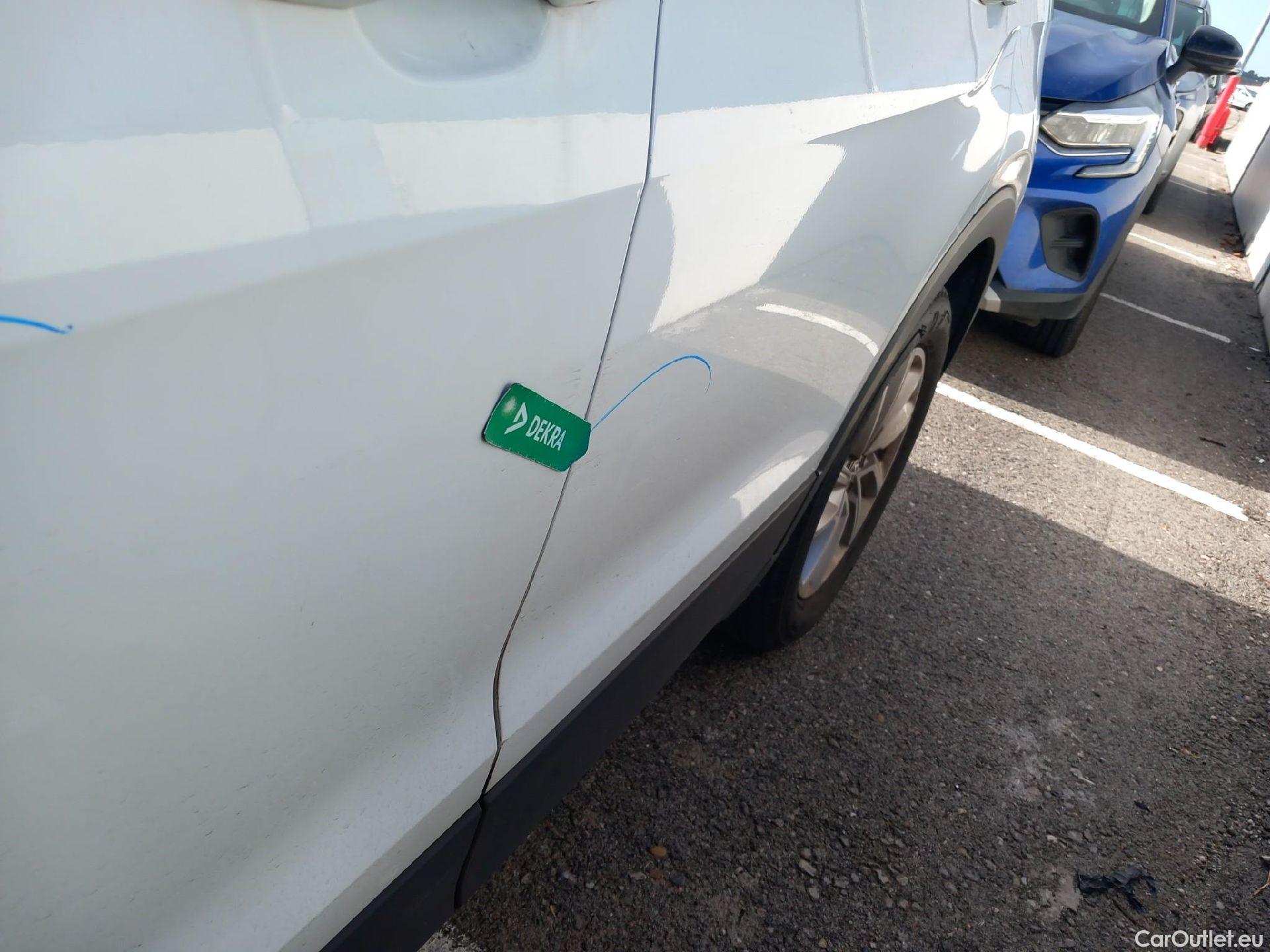  Volkswagen  T-CROSS VOLKSWAGEN  / 2018 / 5P / todoterreno Advance 1.0 TSI 81kW (110CV) DSG (AC) #8