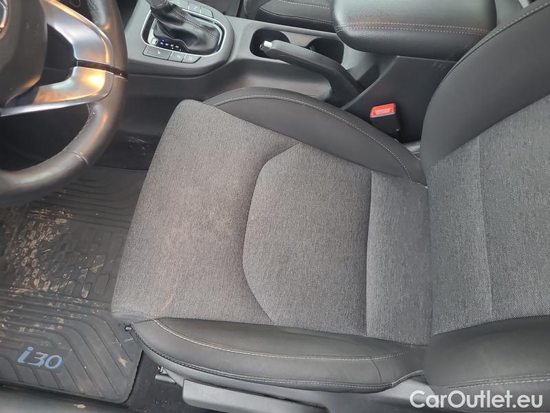  Hyundai  i30  Fastback (2018 ->)  FB 1.5TGDI 118 Smart AT #10