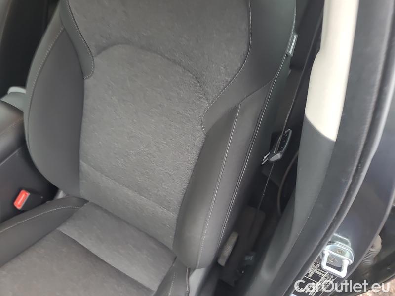  Hyundai  i30  Fastback (2018 ->)  FB 1.5TGDI 118 Smart AT #11