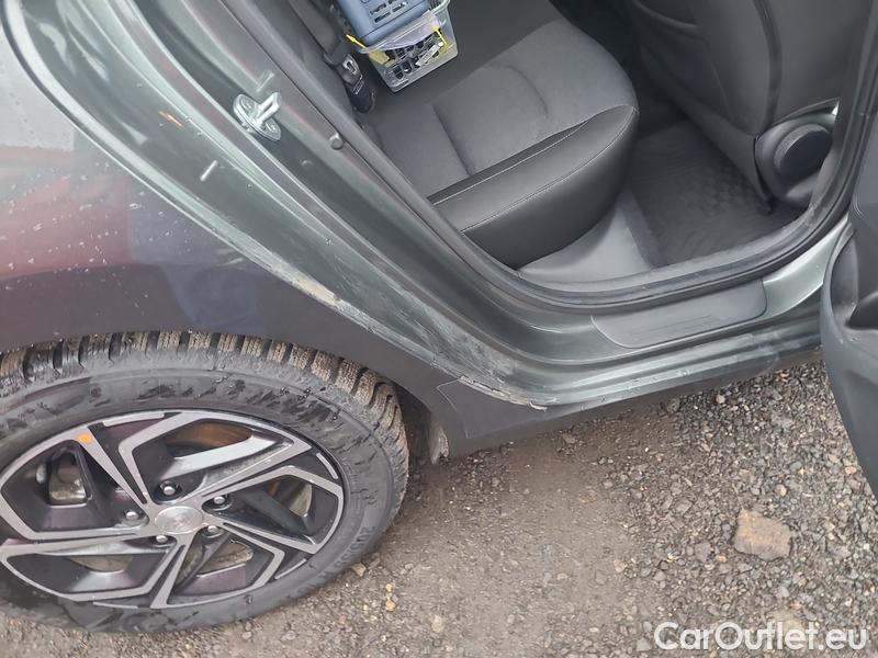  Hyundai  i30  Fastback (2018 ->)  FB 1.5TGDI 118 Smart AT #15