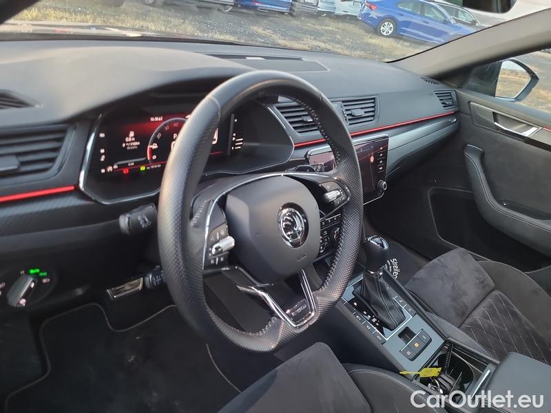  Skoda  Superb  Combi (3T5)(2010) Sup.c.2.0TDI 147 SportLi Aut #8