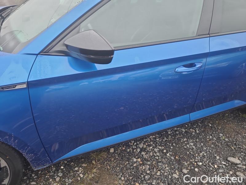  Skoda  Superb  (3V3)(2015) Supe.2.0TDI 147 SportLine Aut #3