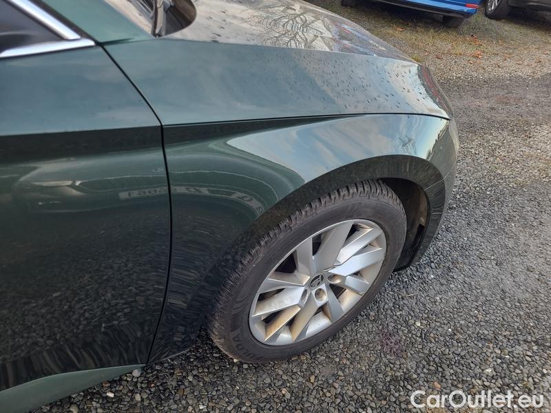  Skoda  Superb  Combi (3T5)(2010) Sup.C.FL2.0TDI 110 Style AT #29