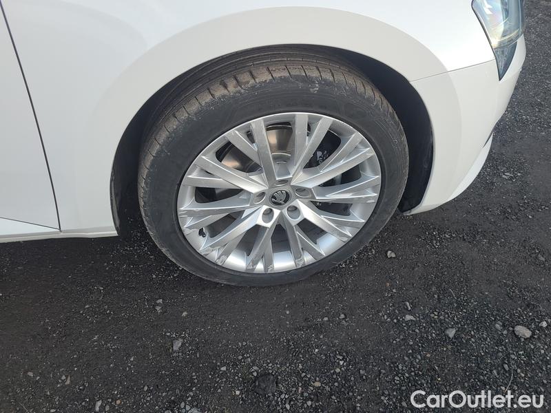  Skoda  Superb  (3V3)(2015) Supe.FL1.5TSI 110 Ambition AT #13