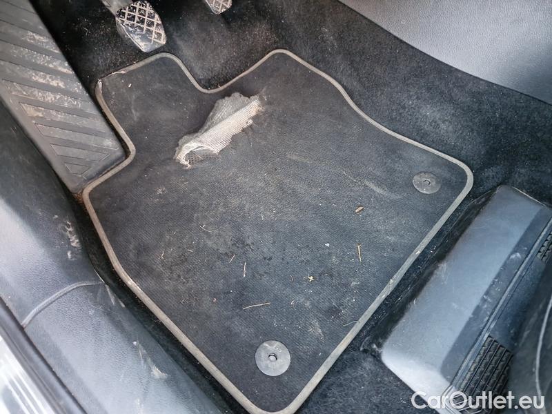  Skoda  Superb  Combi (3V5)(2015)  Combi 2.0TDI 110 Style #9