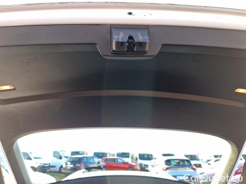  Skoda  Superb  Combi (3V5)(2015)  Combi 2.0TDI 110 Style #8