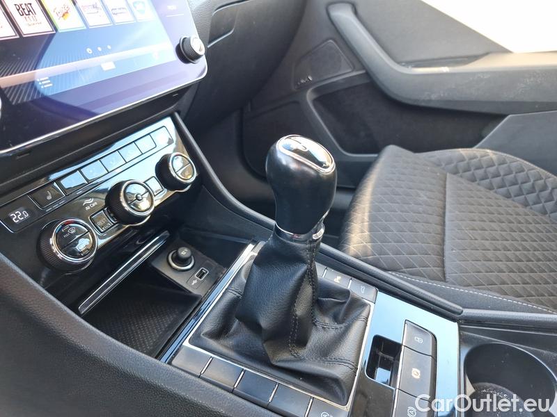  Skoda  Superb  Combi (3V5)(2015)  Combi 2.0TDI 110 Style #6