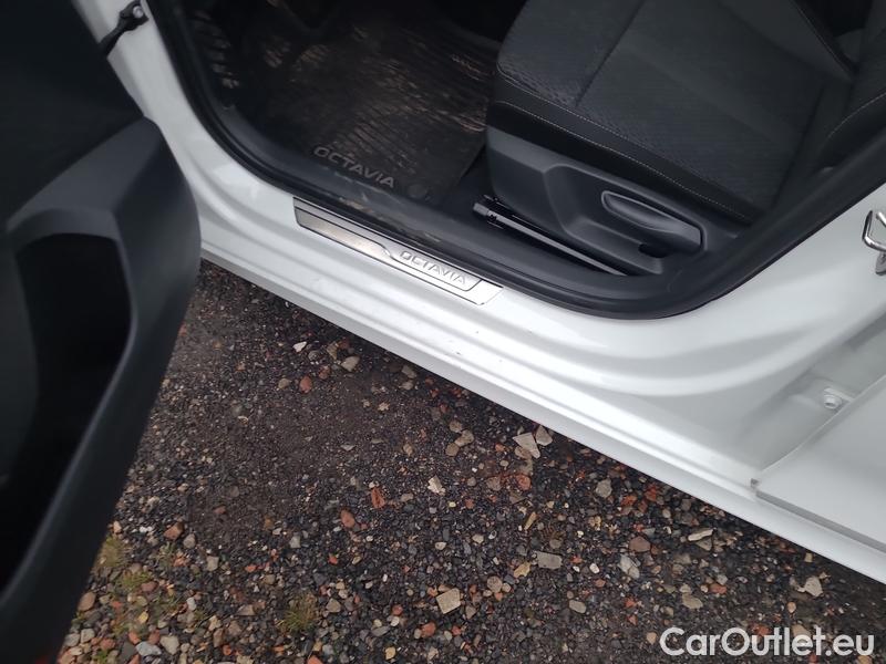  Skoda  Octavia  Combi (NX3)(2020) Oct.Combi 2.0TDI 110 Style #8