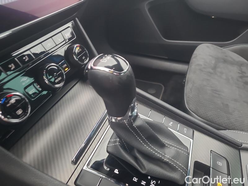  Skoda  Superb  (3V3)(2015) Supe.2.0TDI 147 SportLine Aut #12