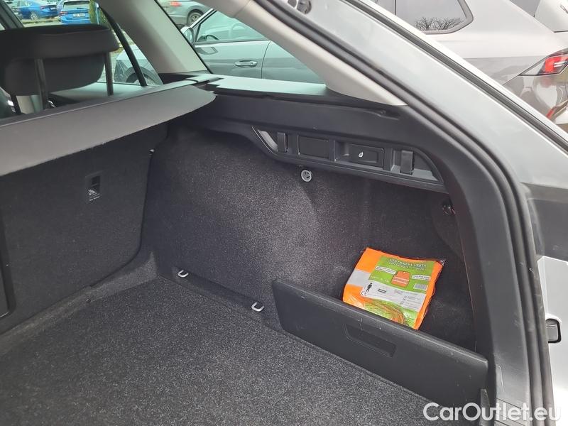  Skoda  Octavia  Combi (NX3)(2020) Oct.Combi 2.0TDI 110 Style AT #10