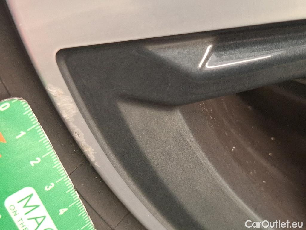  Bmw  Serie 1 BMW Série 1 / 2019 / 5P / Berline 116i Business Design #28