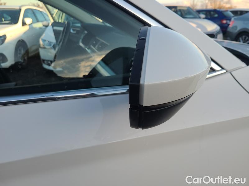  Skoda  Superb  (3V3)(2015) Supe.FL1.5TSI 110 Ambition AT #21