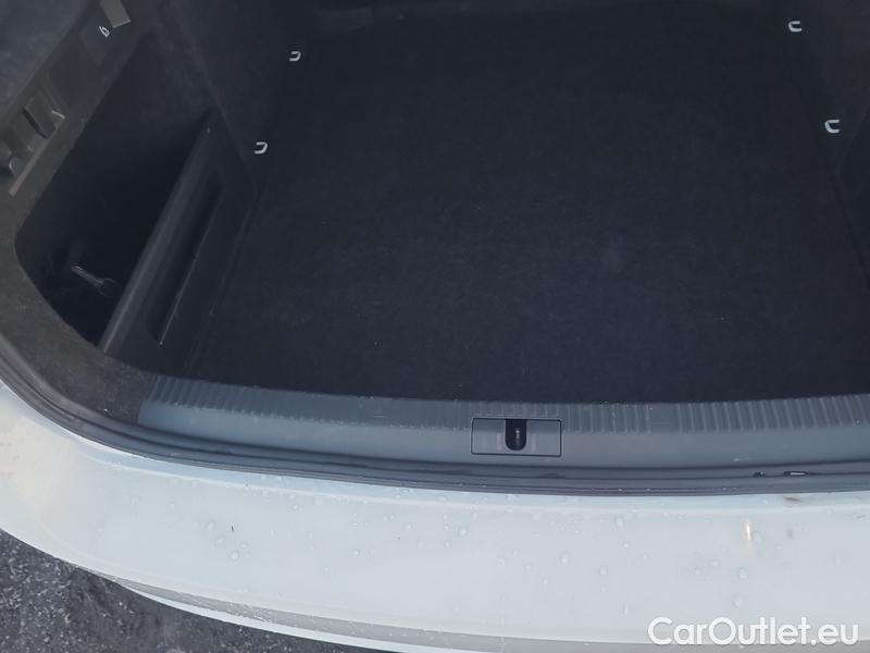  Skoda  Superb  (3V3)(2015) Supe.FL1.5TSI 110 Ambition AT #20