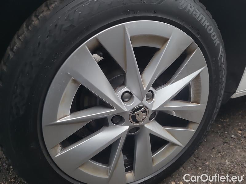  Skoda  Octavia  Combi (NX3)(2020) Oct.Combi 2.0TDI 110 Style #24