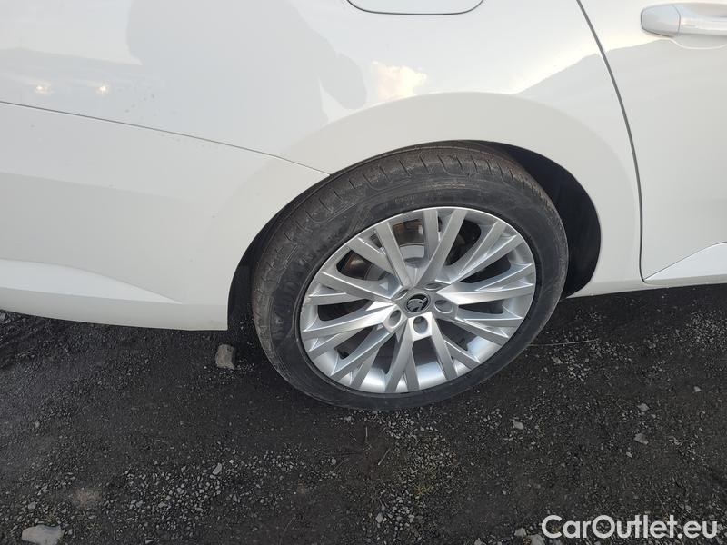  Skoda  Superb  (3V3)(2015) Supe.FL1.5TSI 110 Ambition AT #9