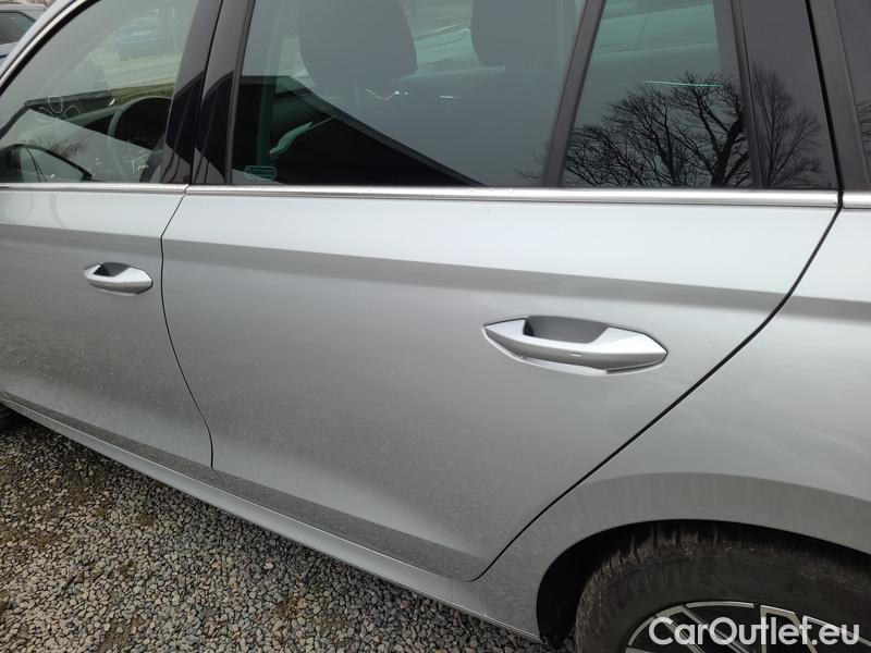  Skoda  Octavia  Combi (NX3)(2020) Oct.Combi 2.0TDI 110 Style AT #9