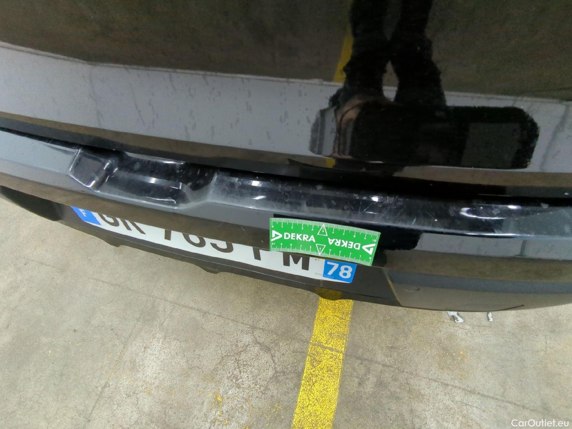  Citroen  C4 CITROEN  X / 2022 / 4P / Berline PureTech 130 S&S EAT8 Shine #32