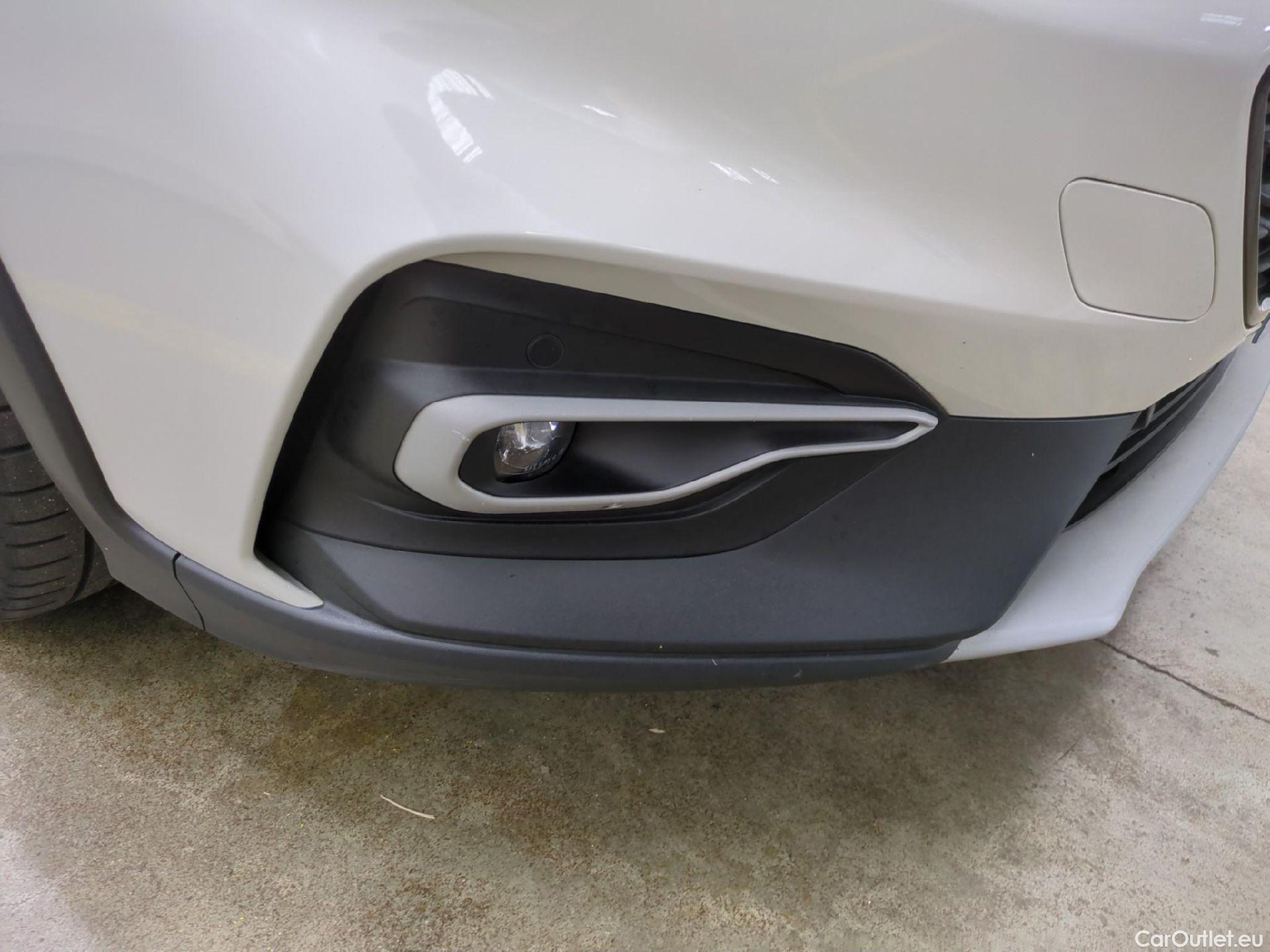  Ford  Focus FORD  / 2018 / 5P / Crossover 5P - 1.5 EcoBlue 120 auto Active #4