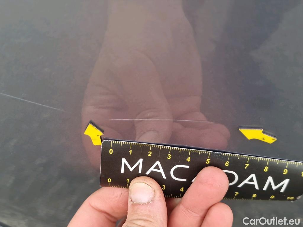  Citroen  C3  Shine 1.2 PureTech 80CV BVM5 6E #1