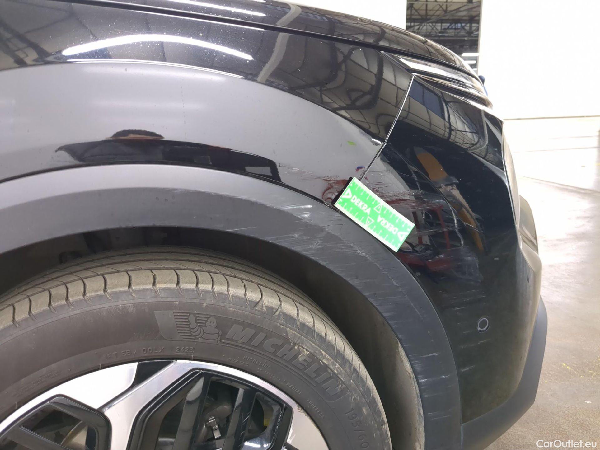  Citroen  C4 CITROEN  X / 2022 / 4P / Berline PureTech 130 S&S EAT8 Shine #7