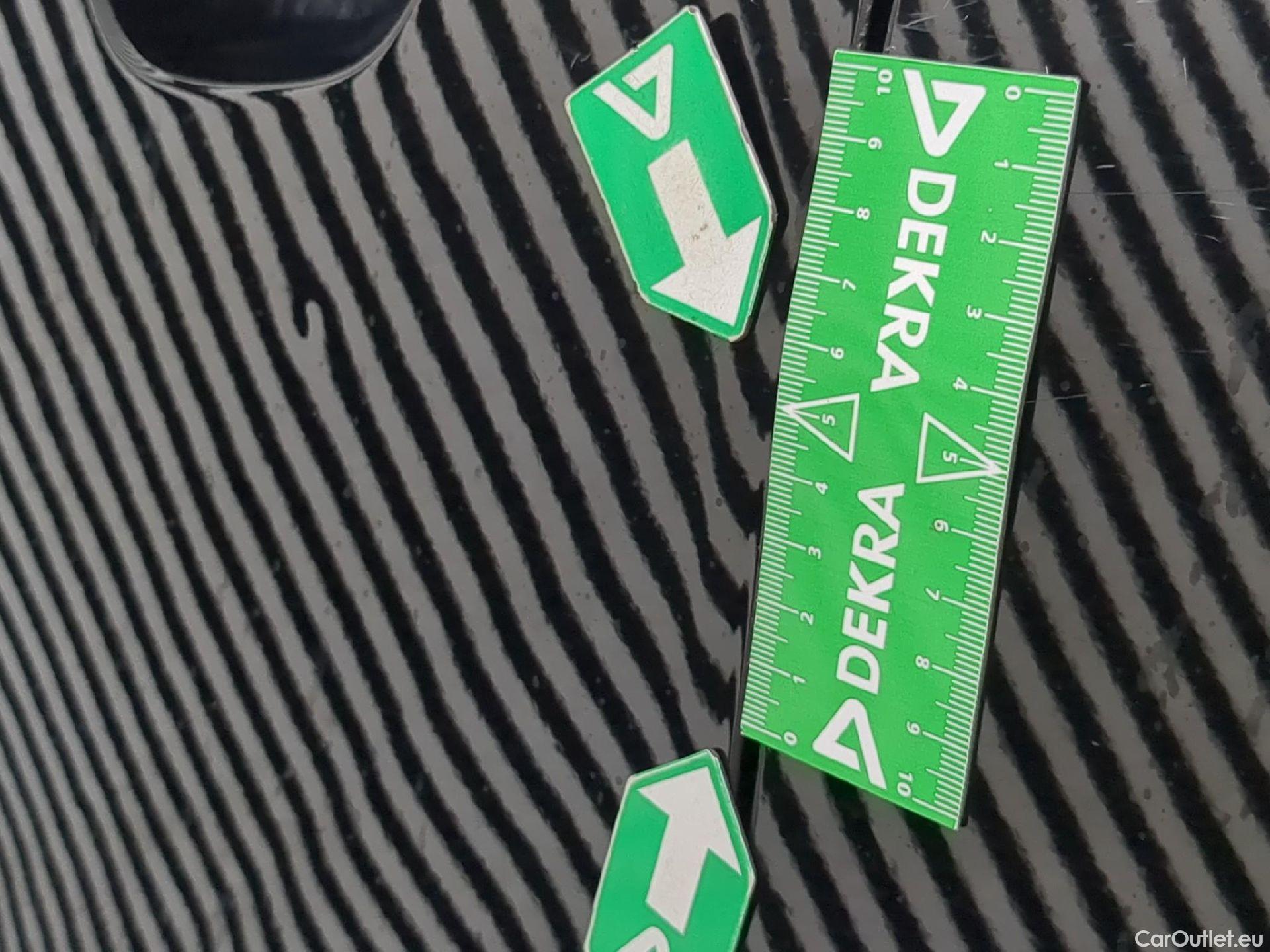  Citroen  C4 CITROEN  X / 2022 / 4P / Berline PureTech 130 S&S EAT8 Shine #27