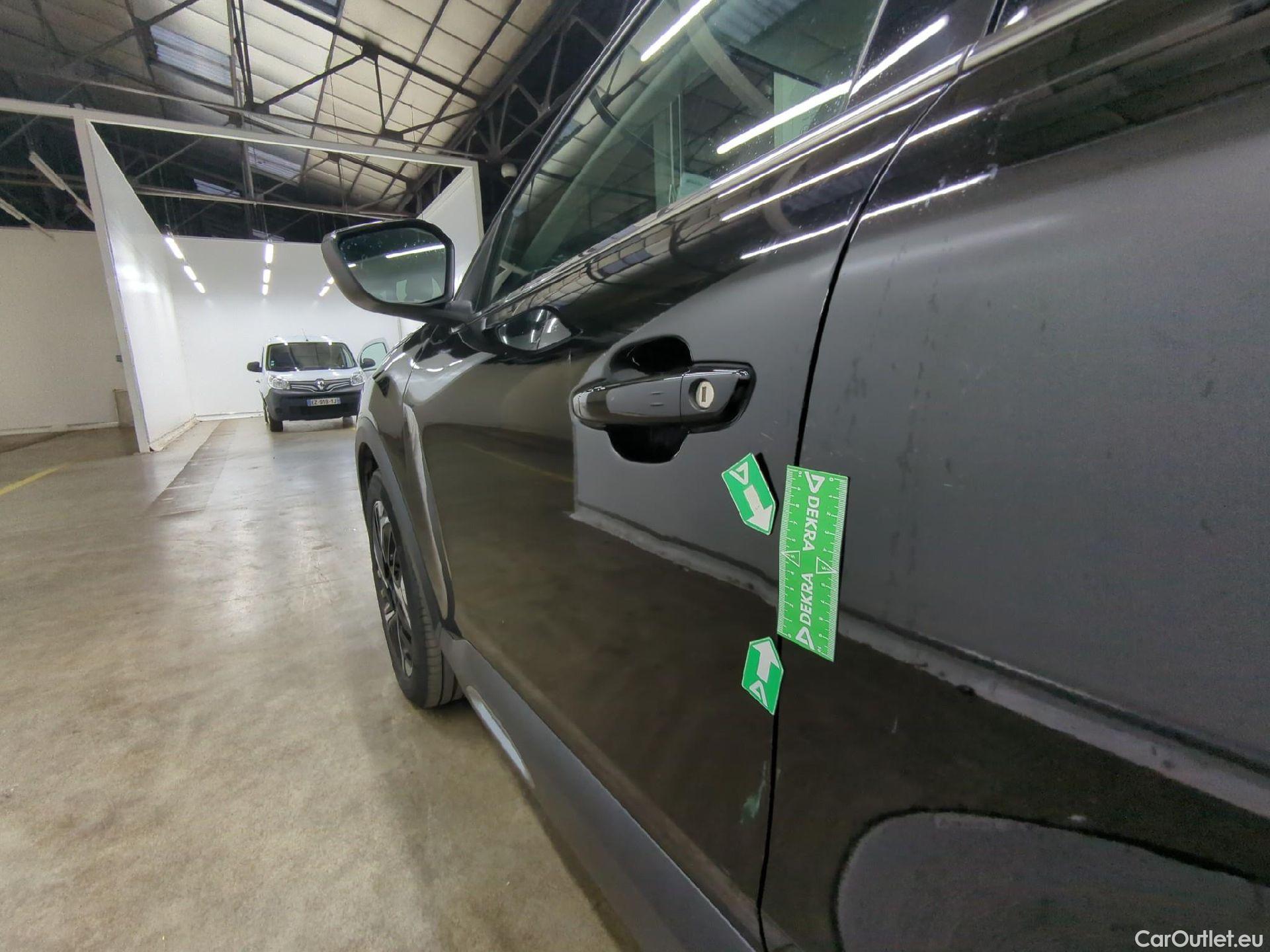  Citroen  C4 CITROEN  X / 2022 / 4P / Berline PureTech 130 S&S EAT8 Shine #26