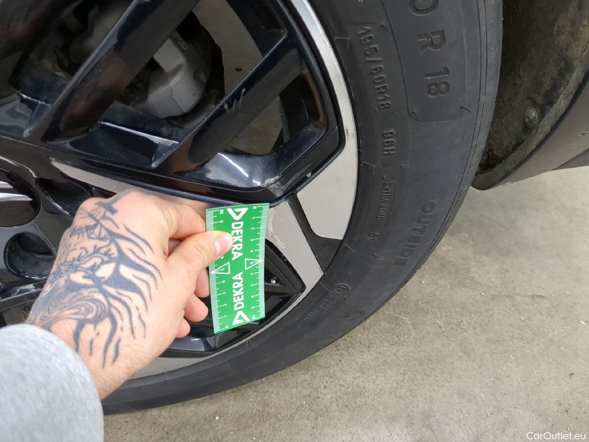  Citroen  C4 CITROEN  X / 2022 / 4P / Berline PureTech 130 S&S EAT8 Shine #10