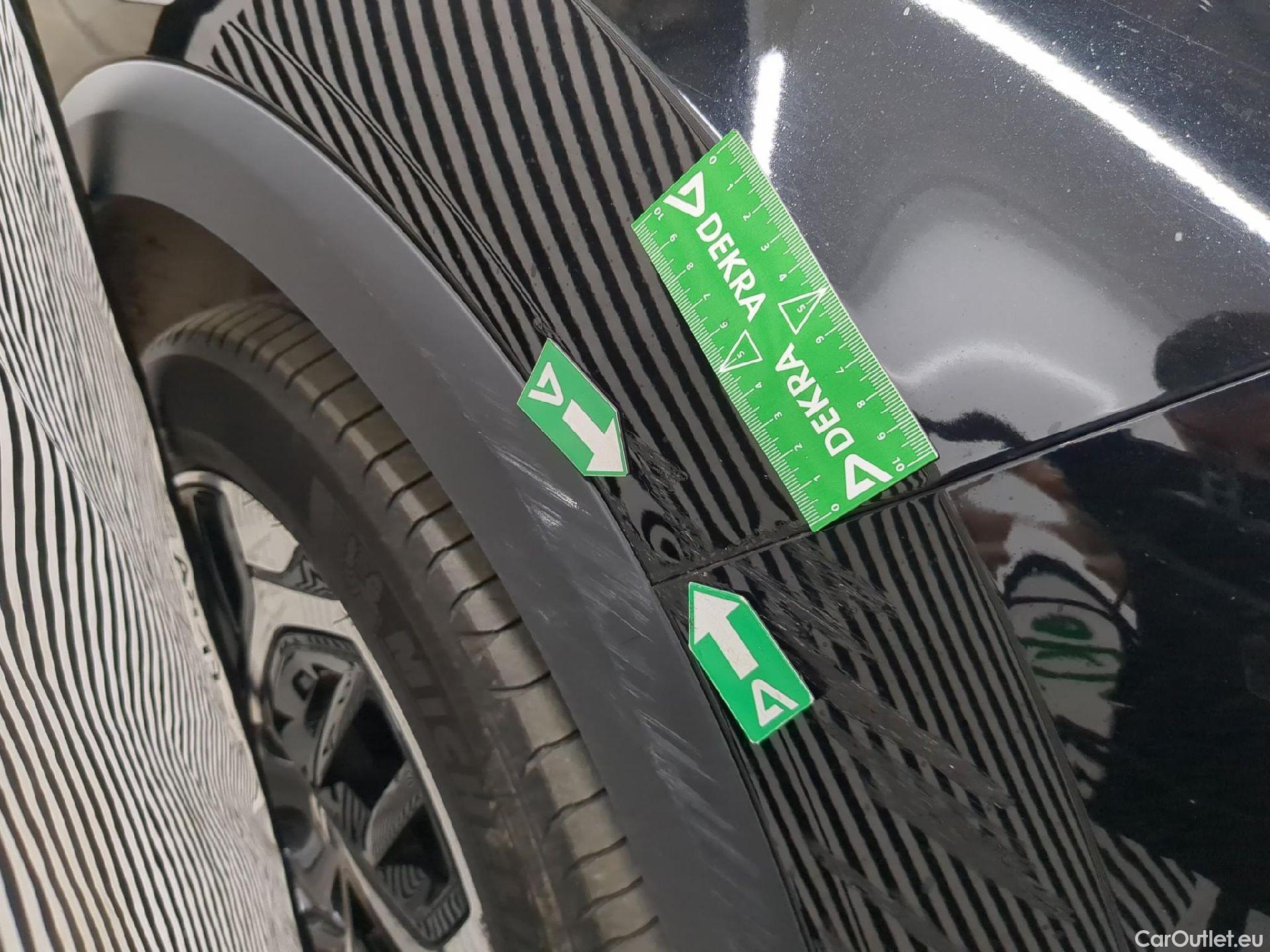  Citroen  C4 CITROEN  X / 2022 / 4P / Berline PureTech 130 S&S EAT8 Shine #9