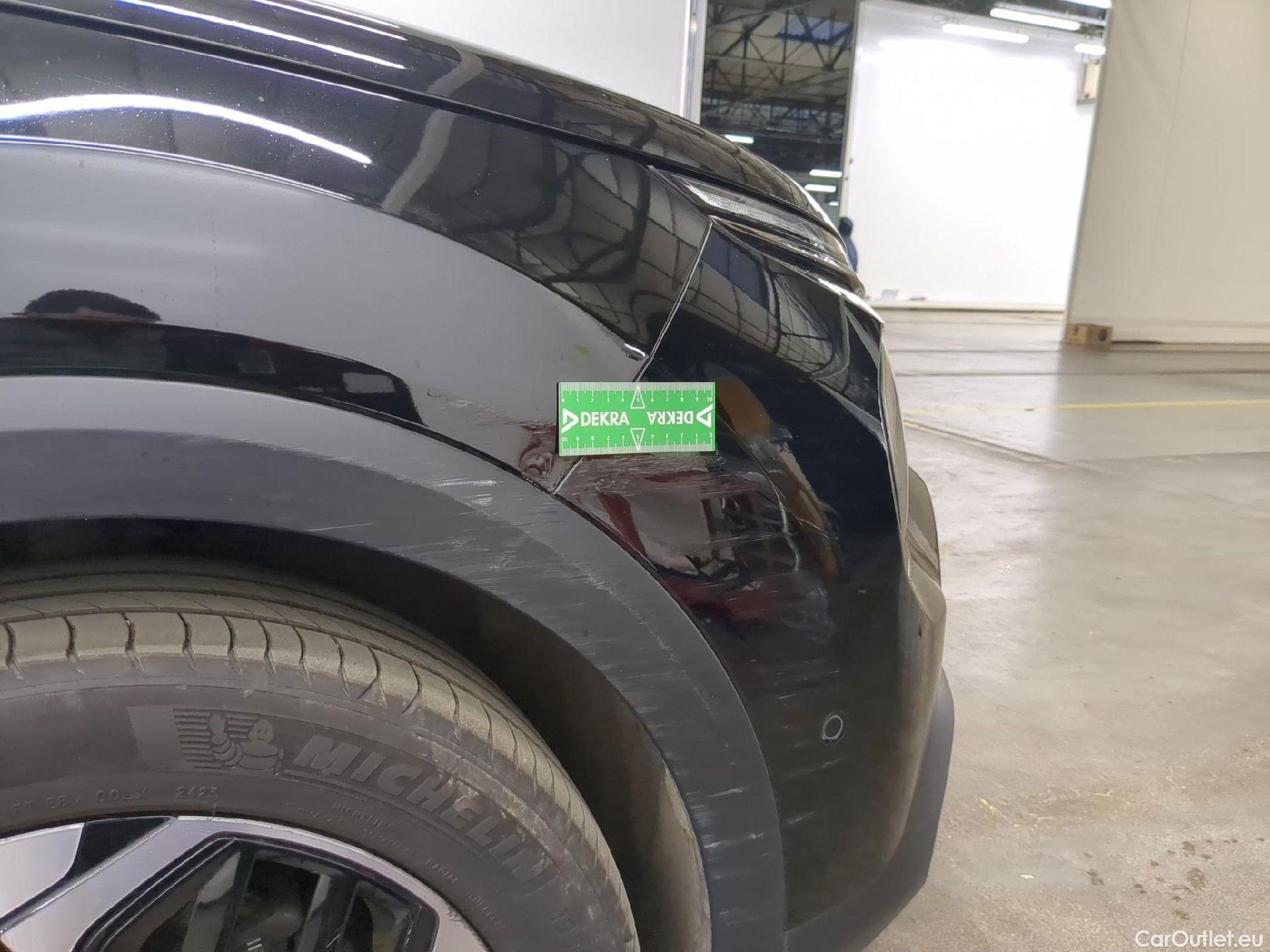  Citroen  C4 CITROEN  X / 2022 / 4P / Berline PureTech 130 S&S EAT8 Shine #4