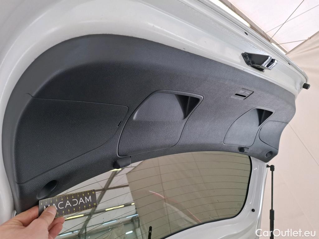  Hyundai  i20  Intuitive 1.2 85CV BVM5 E6 #8