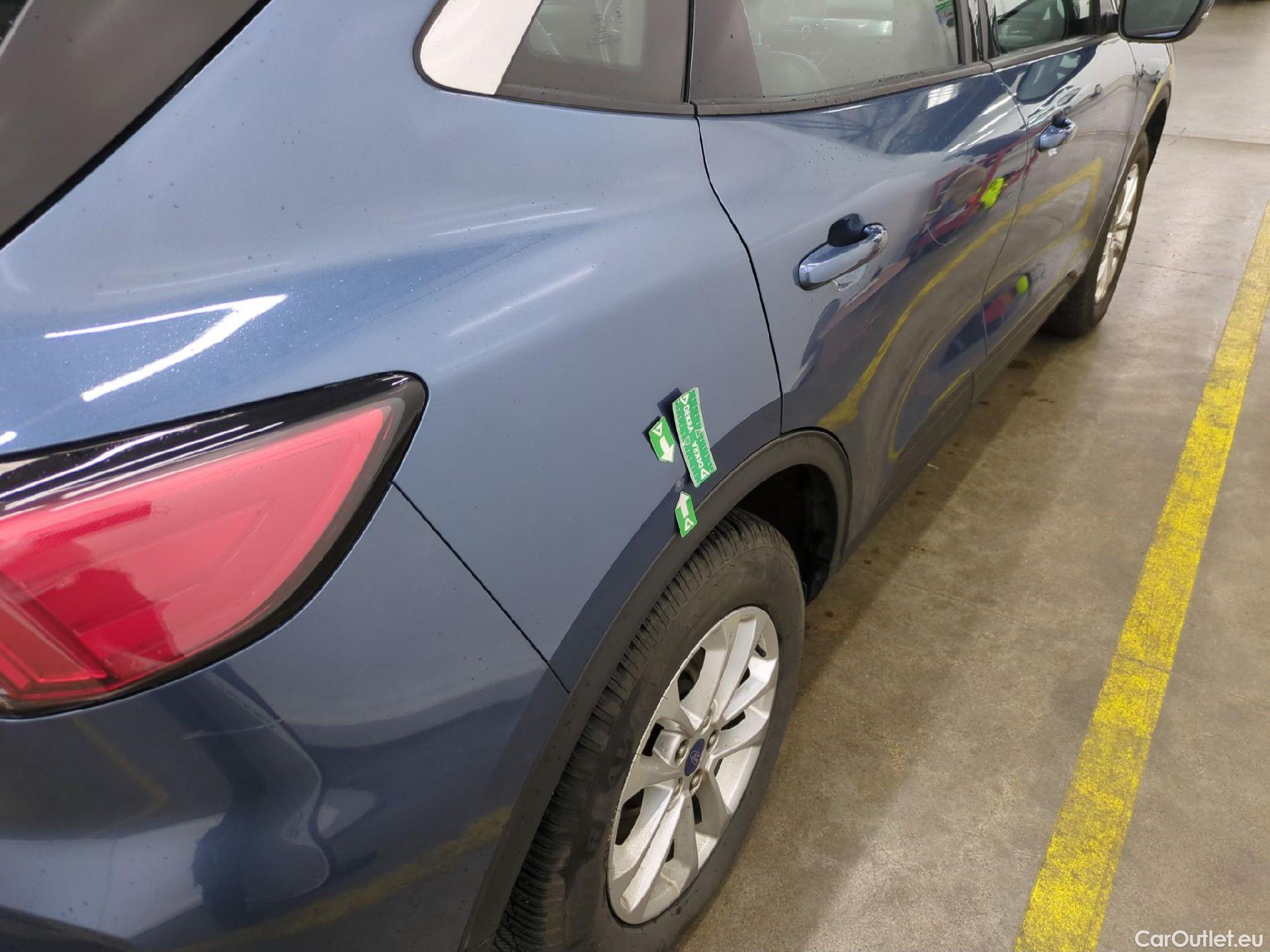  Ford  Kuga FORD  / 2019 / 5P / SUV 2.5 190 hybrid Flexifuel Pshift Titanium #16