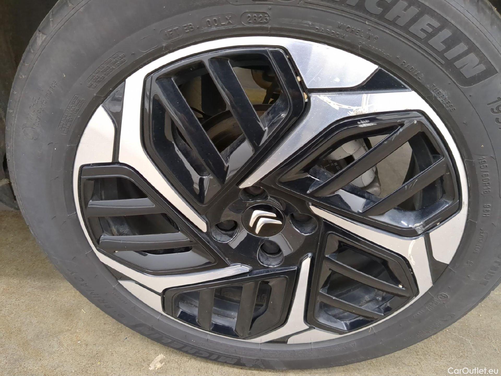  Citroen  C4 CITROEN  X / 2022 / 4P / Berline PureTech 130 S&S EAT8 Shine #11