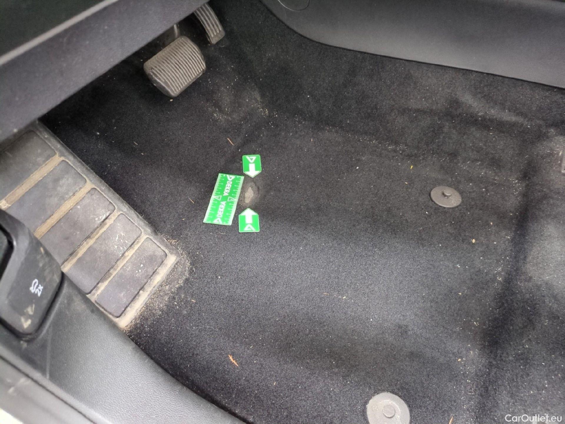  Ford  Focus FORD  / 2018 / 5P / Crossover 5P - 1.5 EcoBlue 120 auto Active #2