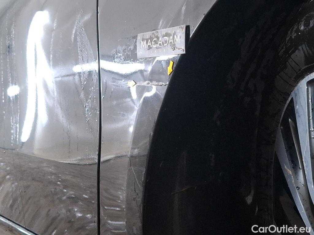  Mercedes  A-Klasse Classe A Compact / 2018 / 5P / Berline A 180 d Business Line 8G-DCT #28