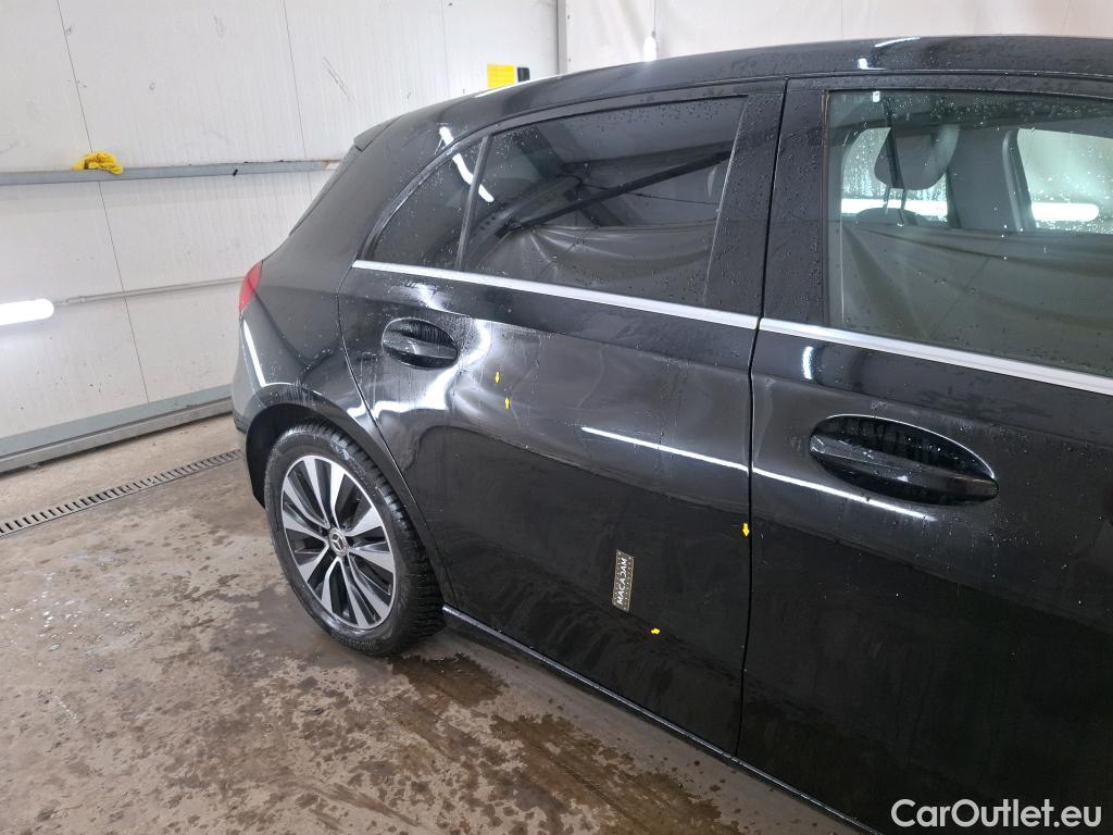  Mercedes  A-Klasse Classe A Compact / 2018 / 5P / Berline A 180 d Business Line 8G-DCT #1