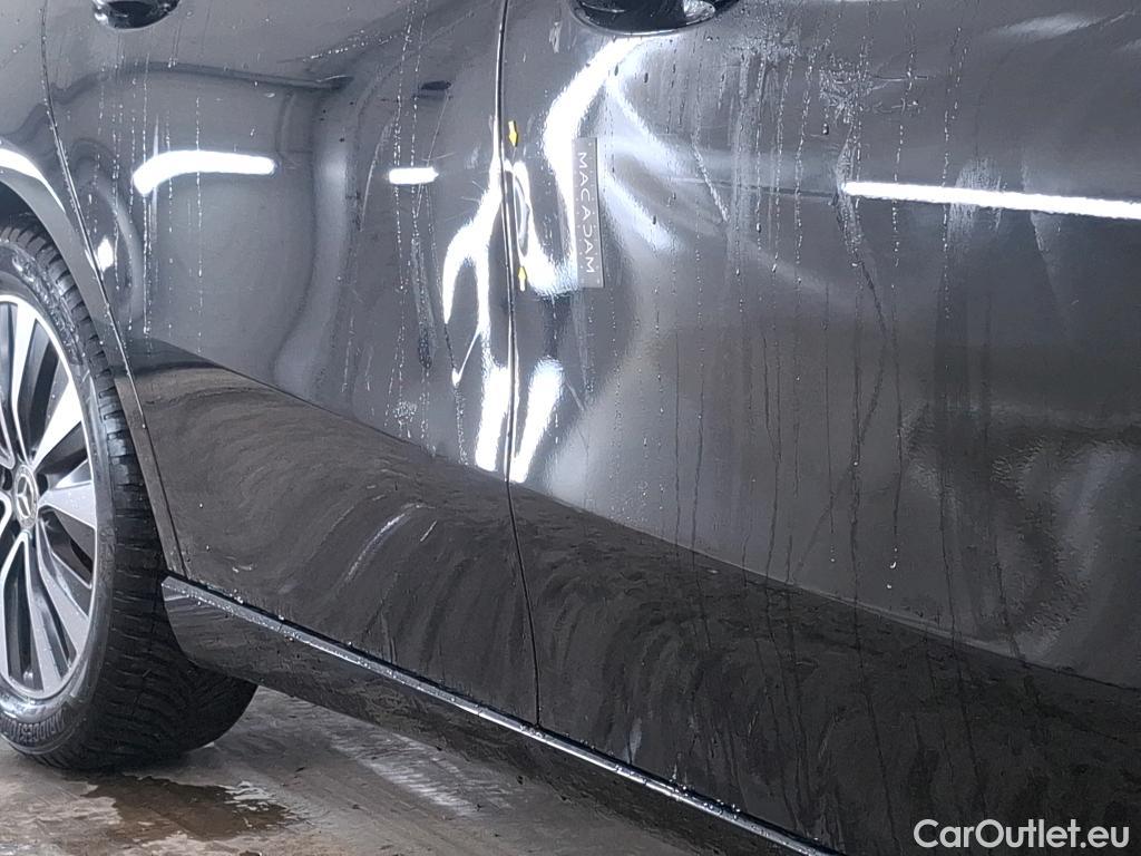  Mercedes  A-Klasse Classe A Compact / 2018 / 5P / Berline A 180 d Business Line 8G-DCT #25