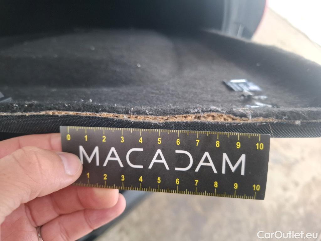  Mercedes  A-Klasse Classe A Compact / 2018 / 5P / Berline A 180 d Business Line 8G-DCT #15