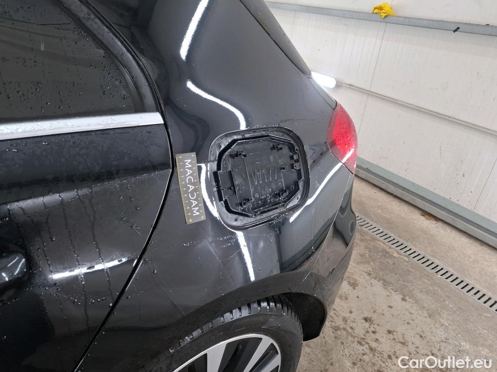  Mercedes  A-Klasse Classe A Compact / 2018 / 5P / Berline A 180 d Business Line 8G-DCT #54