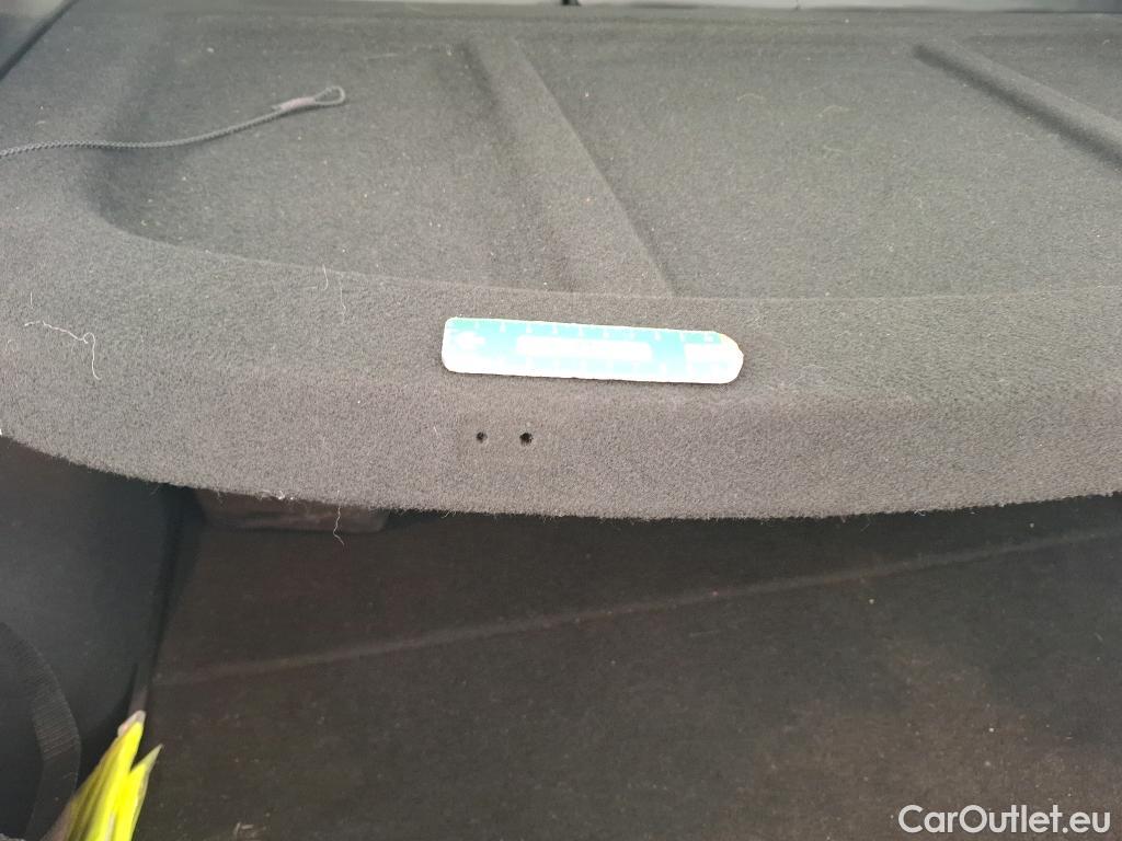  KIA  XCeed KIA  / 2019 / 5P / Crossover 1.6 GDI ISG ISG PHEV ACTIVE BUS DCT6 #13