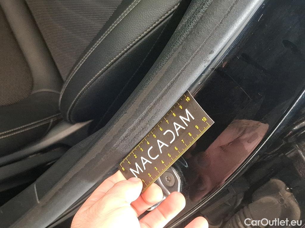  Mercedes  A-Klasse Classe A Compact / 2018 / 5P / Berline A 180 d Business Line 8G-DCT #58