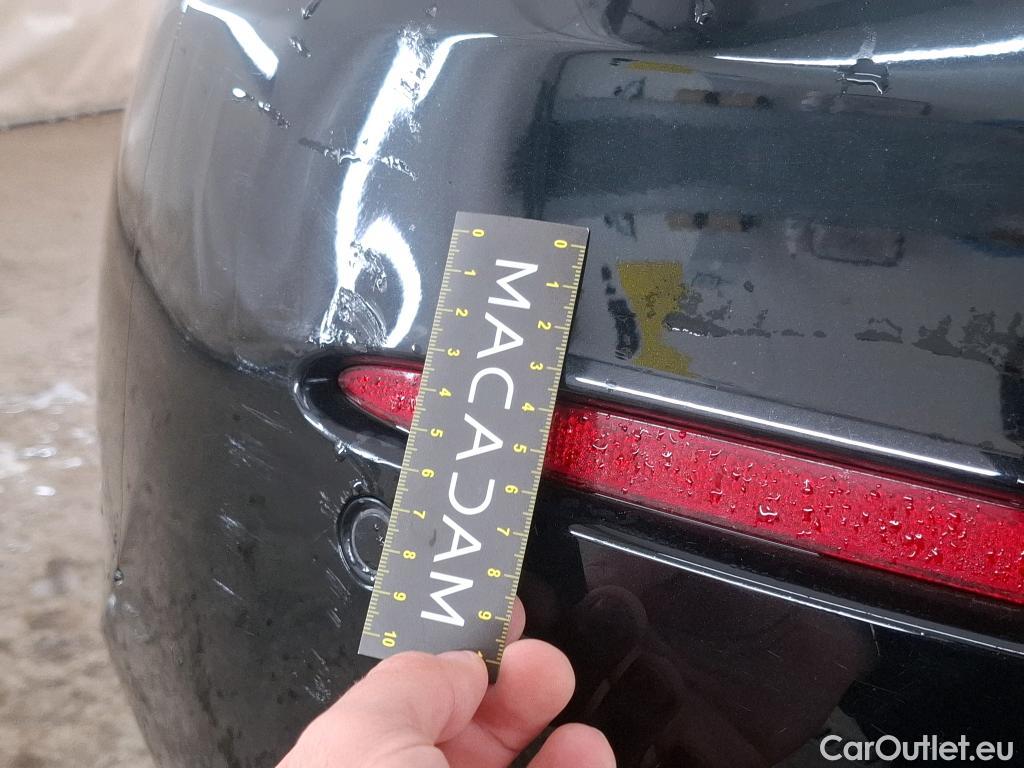  Mercedes  A-Klasse Classe A Compact / 2018 / 5P / Berline A 180 d Business Line 8G-DCT #47