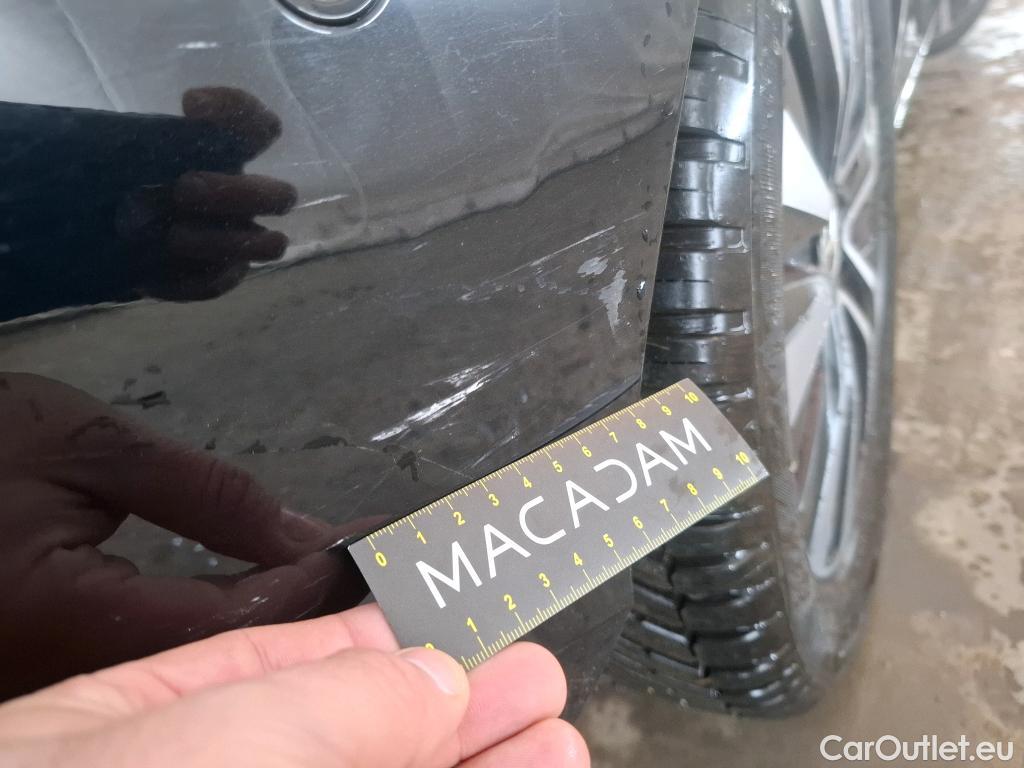  Mercedes  A-Klasse Classe A Compact / 2018 / 5P / Berline A 180 d Business Line 8G-DCT #43