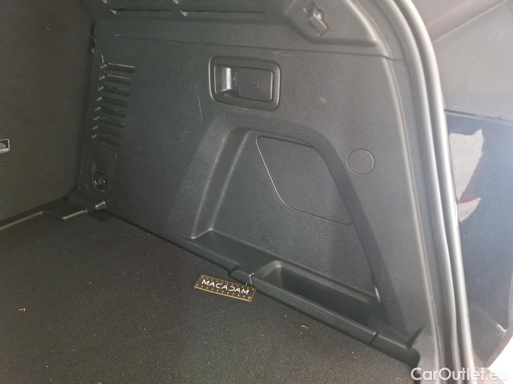  Peugeot  3008  Allure Pack 1.5 HDi 130CV BVA8 E6d #18