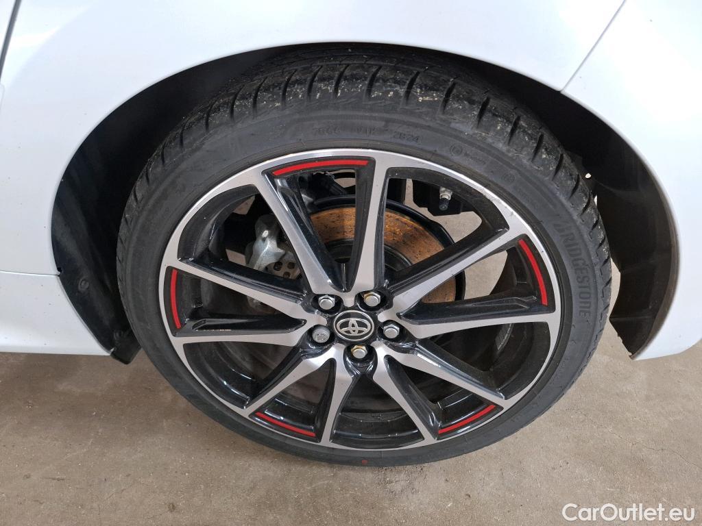  Toyota  Yaris TOYOTA  Hybride / 2022 / 5P / Berline Hybride 130h GR SPORT #10