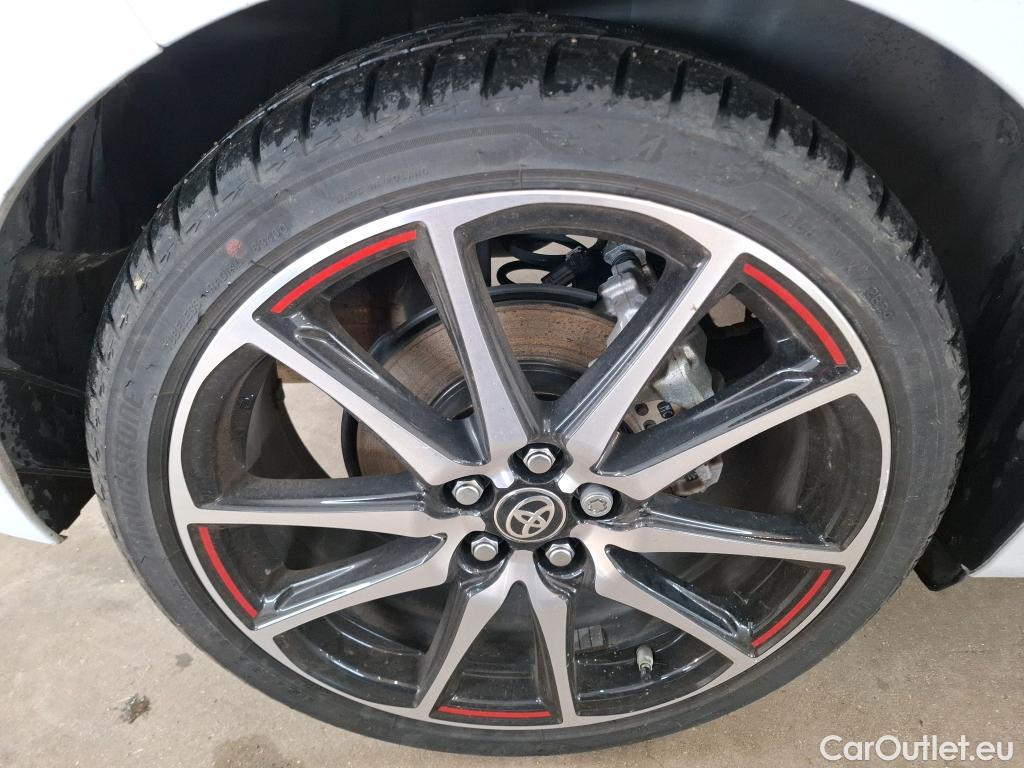  Toyota  Yaris TOYOTA  Hybride / 2022 / 5P / Berline Hybride 130h GR SPORT #14