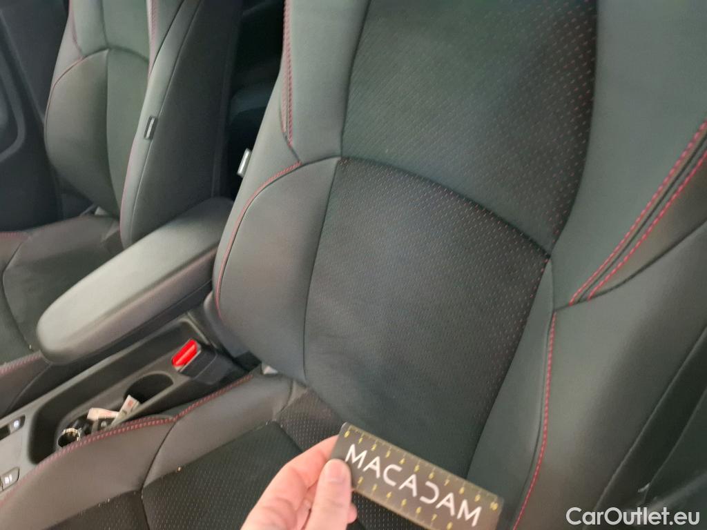  Toyota  Yaris TOYOTA  Hybride / 2022 / 5P / Berline Hybride 130h GR SPORT #8