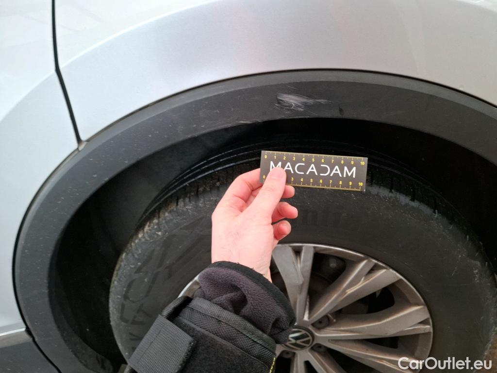  Volkswagen  Tiguan VOLKSWAGEN  / 2020 / 5P / SUV 2.0 TDI 150 DSG7 Life Business #18