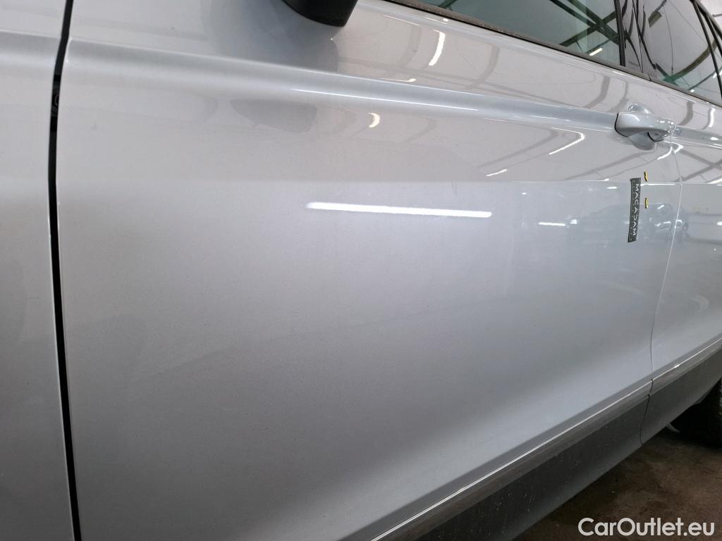  Volkswagen  Tiguan VOLKSWAGEN  / 2020 / 5P / SUV 2.0 TDI 150 DSG7 Life Business #25