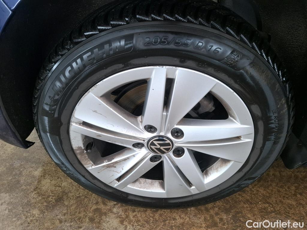  Volkswagen  Golf  VIII Berline Life Plus 2.0 TDI 115CV BVA7 E6d #19