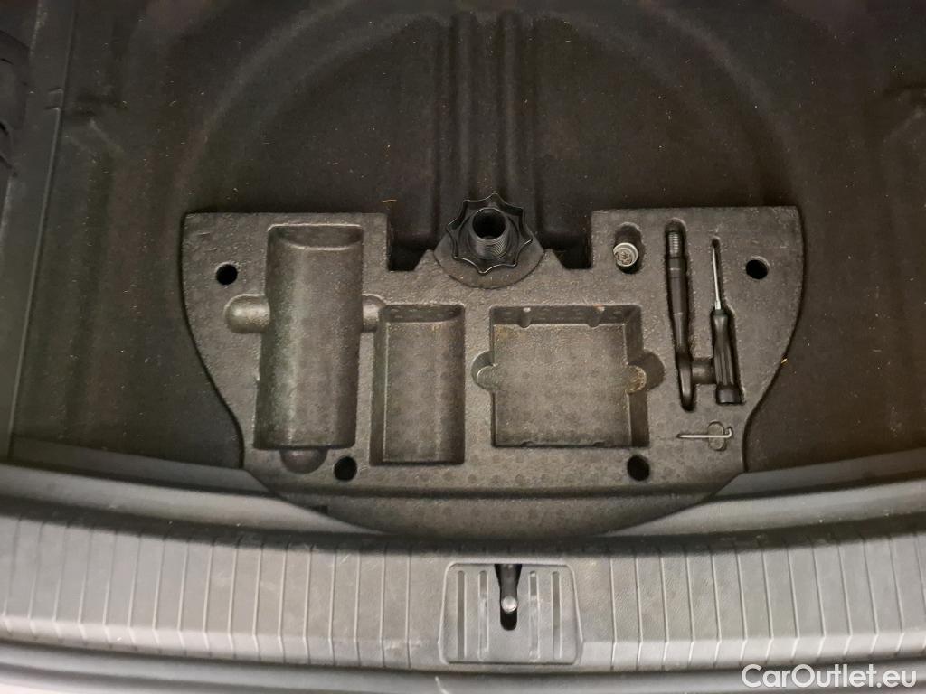  Volkswagen  Touran VOLKSWAGEN  5p Monovolume 2.0 TDI 150 Carat BMT #49